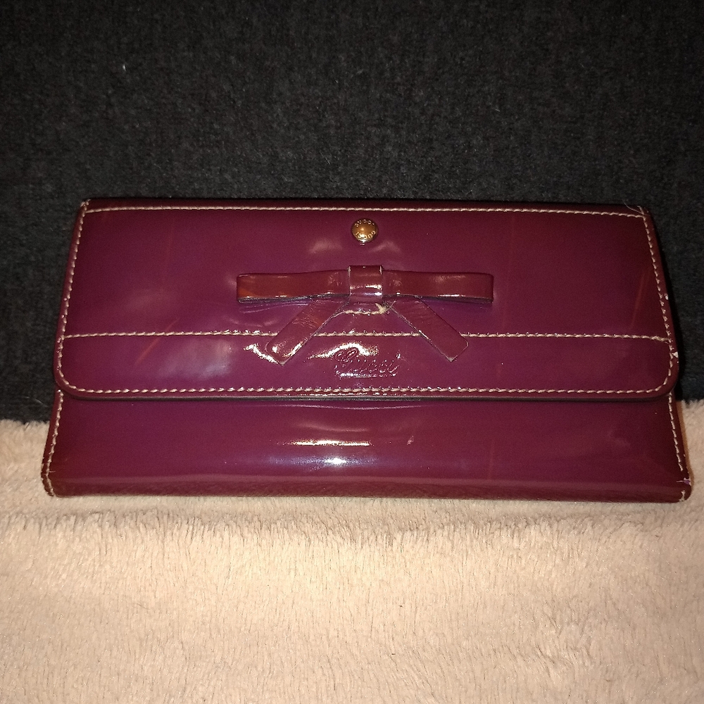 Gucci Purple long patent leather wallet